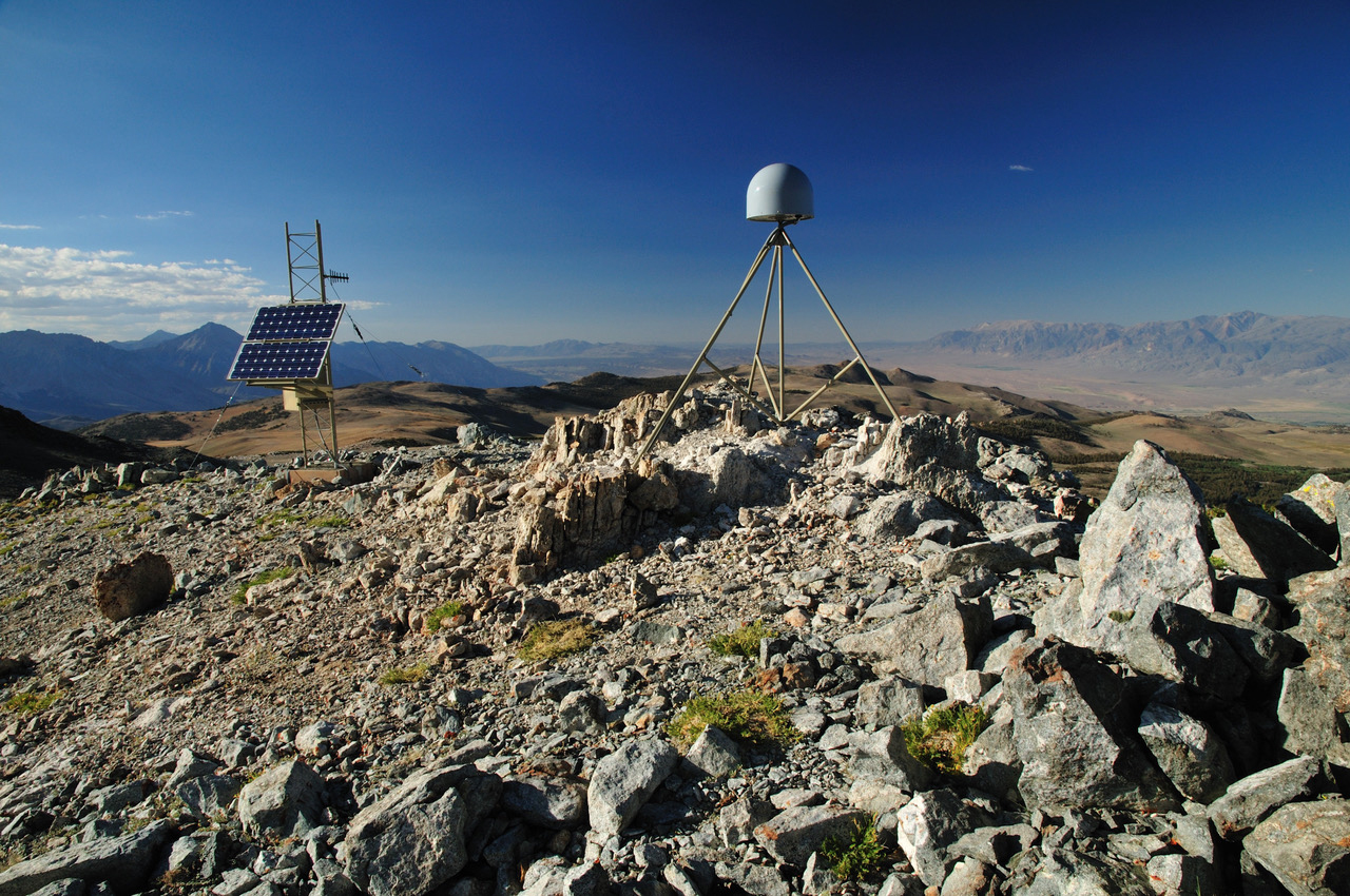 Geodetic GPS station P311 atop the Sierra Nevada mountains at Coyote Ridge, at an elevation of 3,699 meters, near Bishop, California. This station and many others show that these mountains are currently uplifting at 1–2 millimeters per year. (Image courtesy of Shawn Lawrence, UNAVCO.)